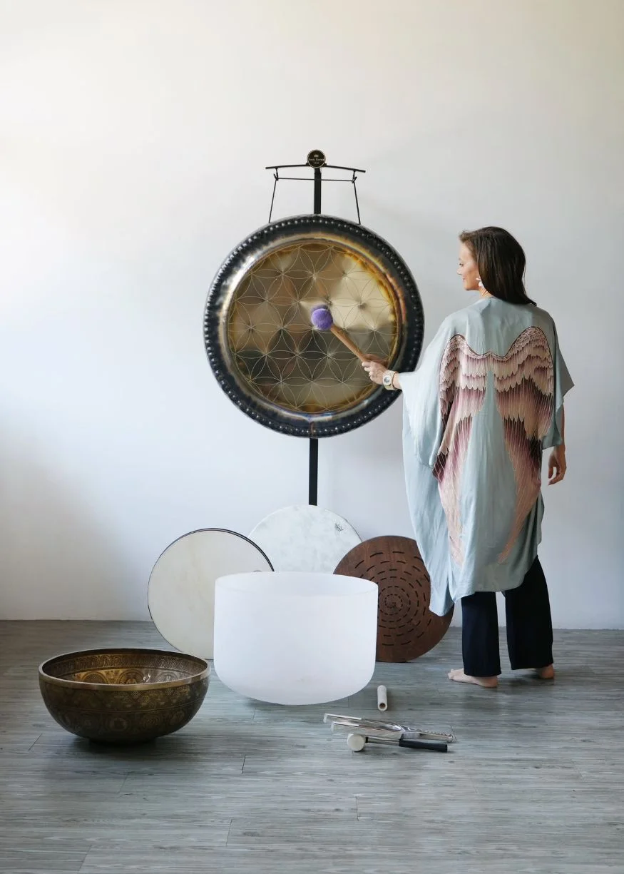 Sonoterapia en Prana Shala: el gong, los cuencos y los tambores del estudio